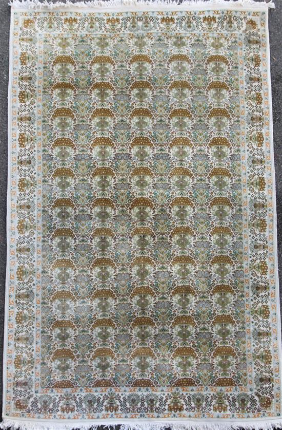 An Isfahan carpet, 9ft 6in by 6ft 1in.